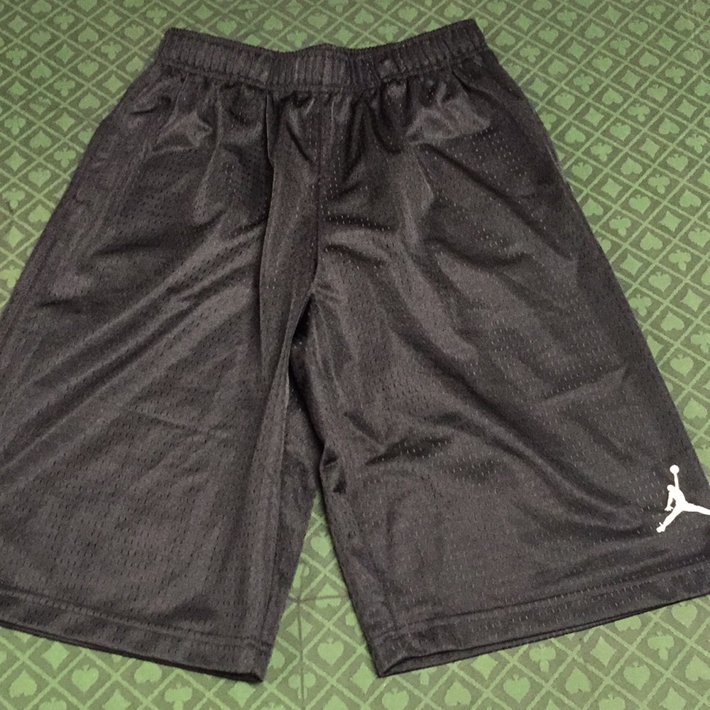 Nike mesh boys shorts size large